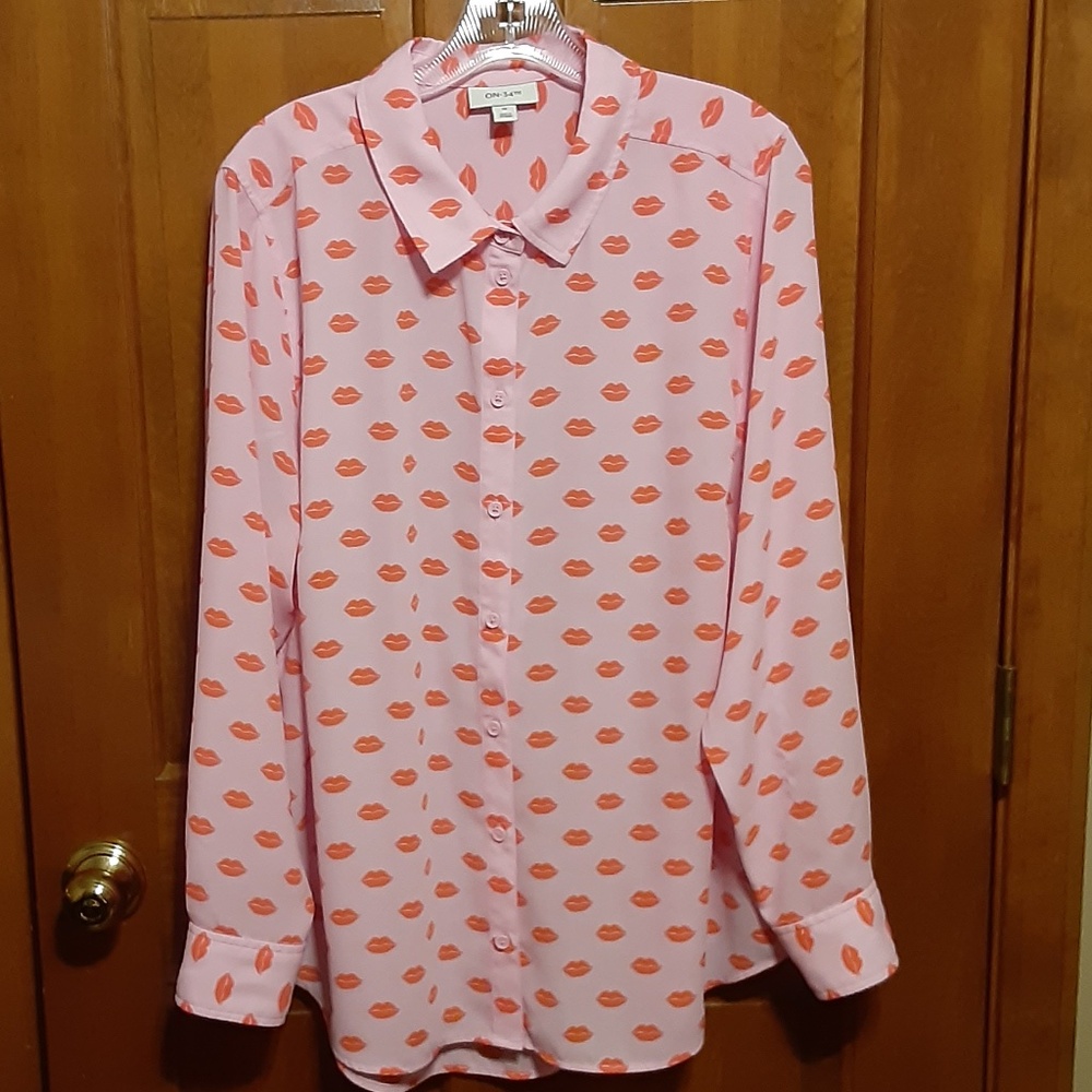 On-34th Pink Lips Button Down Blouse